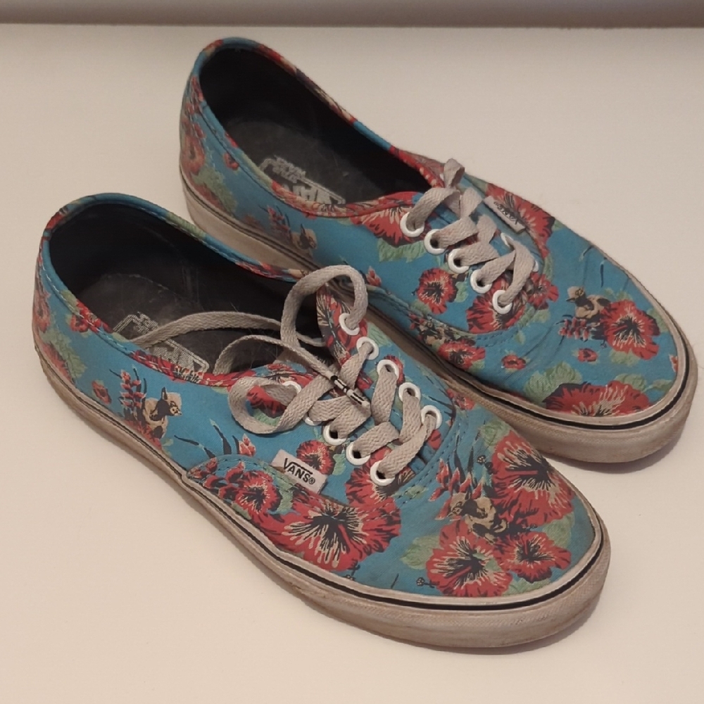 Vans Women's Blue and Red Floral Sneakers YODA
